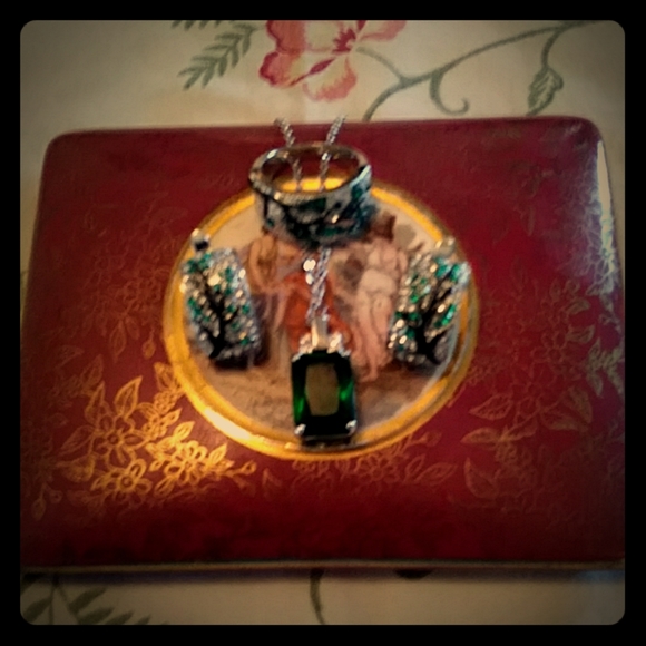 Jewelry - "Emerald" Jewelry Set